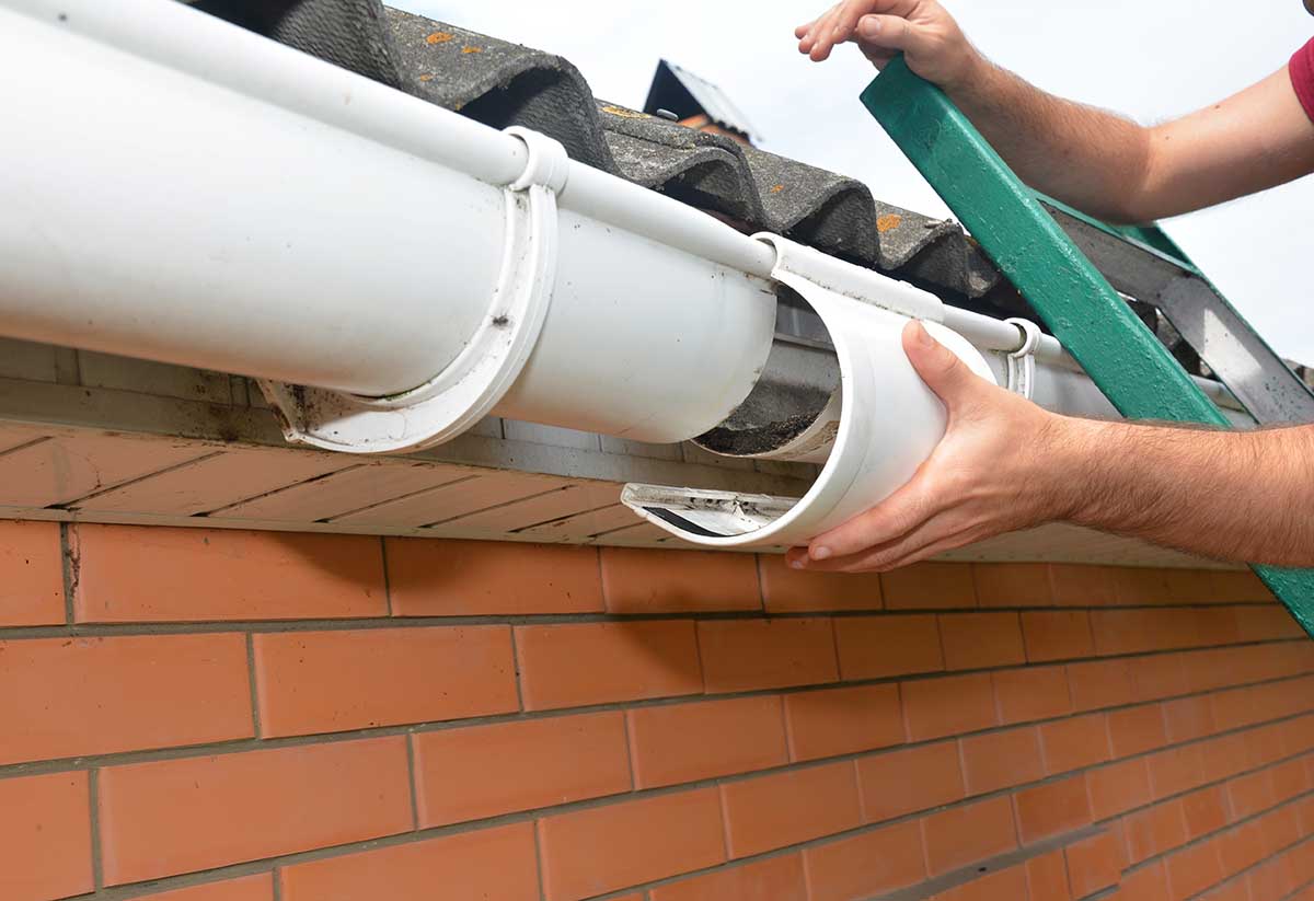 lp_support_shutterstock_1494709694.jpg Eavestroung Repar Mississauga