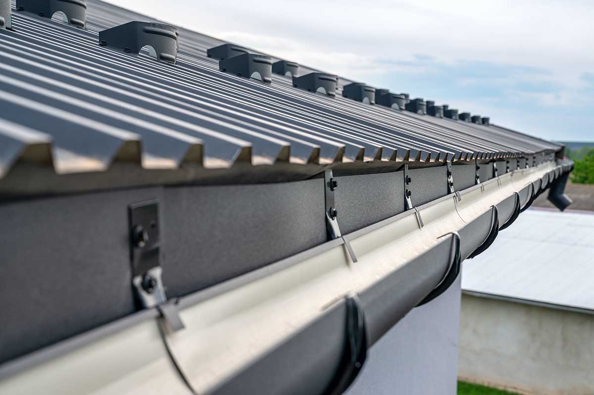 lp_support_shutterstock_1798957885.jpg <p>Eavestrough Services, Mississauga</p>